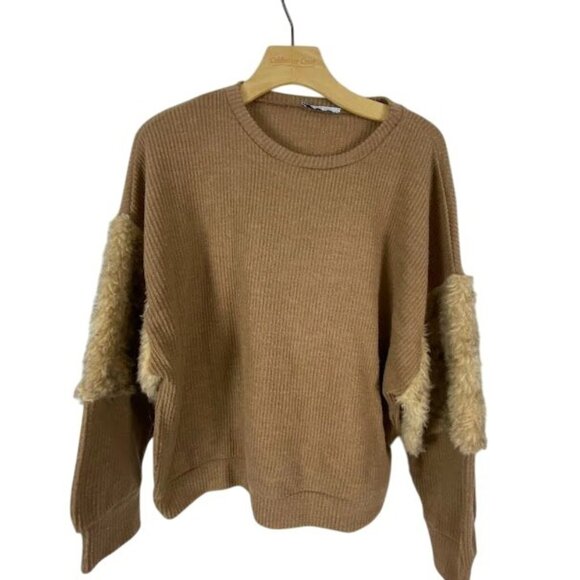 Zara Sweaters - Zara Faux Fur Camel Knit Pull Over Sweater Women's Medium.